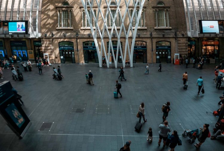 The atmosphere of the train station when the holiday season arrives