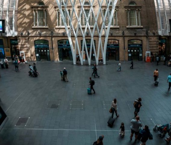 The atmosphere of the train station when the holiday season arrives