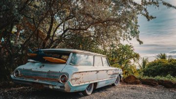 Tours visiting classic cars that are charming and unique